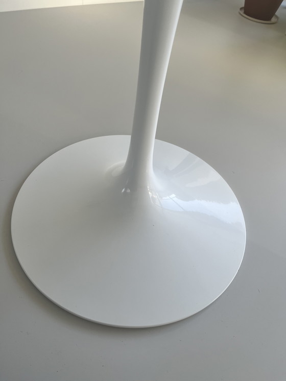 Image 1 of Saarinen Tulip Hill