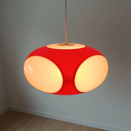 Lampada a sospensione UFO bug-eye arancione/bianca – Massive – Lampade a sospensione, Plastic, Space Age (photo 6 of 9)