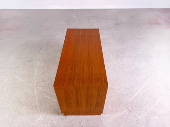 Image 1 of Credenza originale di metà secolo WK Möbel cassettiera bassa in teak