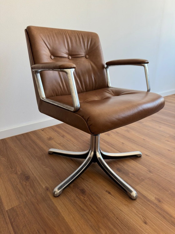 Image 1 of Ensemble de 4 chaises Osvaldo Borsani P126 - Cuir cognac d'origine - Tecno