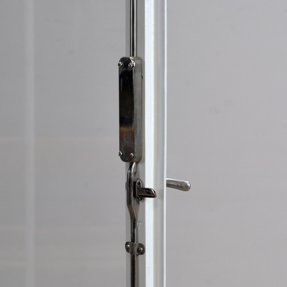 Image 1 of Cabinet médical vintage, 1930