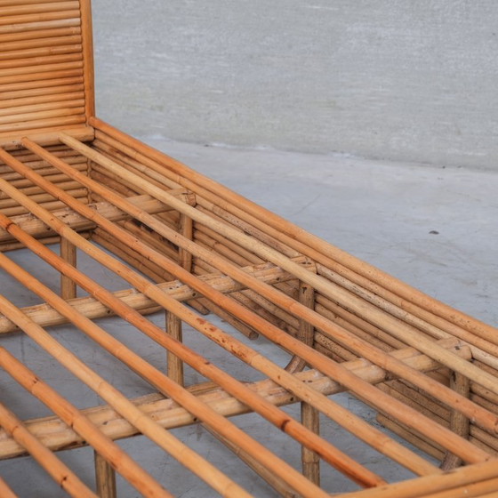 Image 1 of Lit de jour en rotin Mid Century (2 Disponibles)