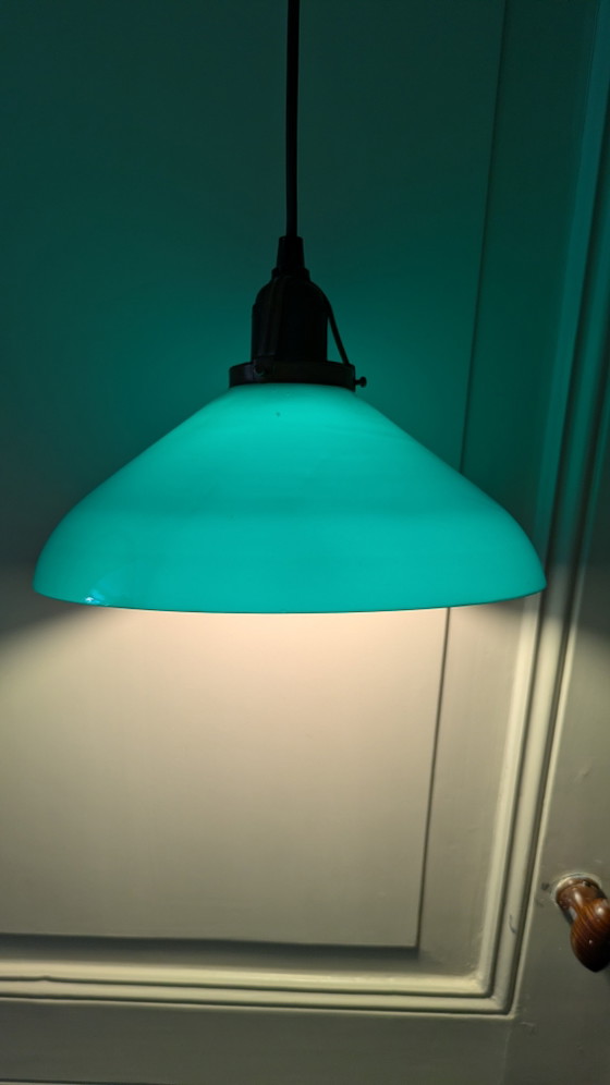 Image 1 of Suspension vintage en verre opalin vert, années 1920