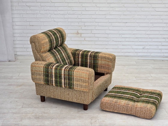 Image 1 of Fauteuil club danois des années 1980, par Nisbo Horsens, en laine d'ameublement.