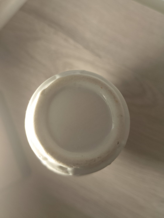Image 1 of Jarrón republicano con acertijo, firmado RFR, en porcelana de estilo japonés del siglo XIX.