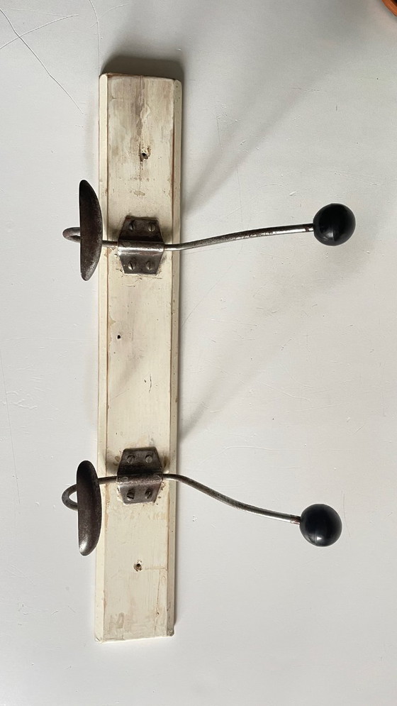 Image 1 of Antike Schulgarderobe, weißes Holz