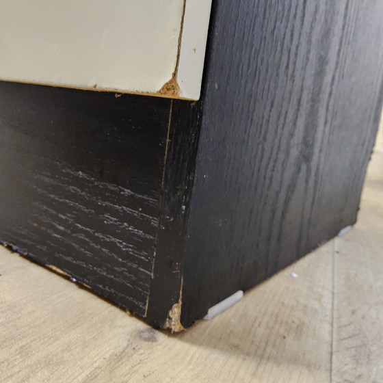 Image 1 of Set Vintage (jaren 80) Nachtkastjes zwart / wit retro Manta / 2 vintage nightstands (80s)