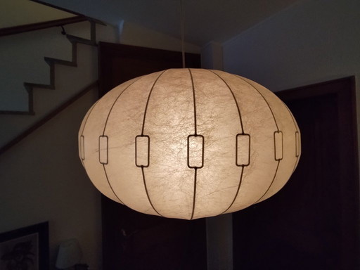 Grote Cocoon tafel-/vloerlamp met gouden rand (55 cm) – jaren 60 – toegeschreven aan Wauer – zeldzame grote versie