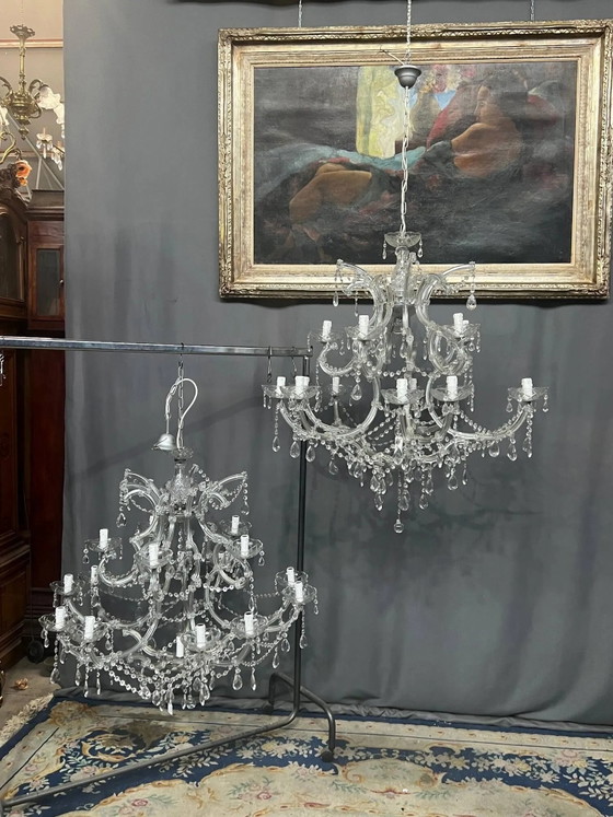 Coppia di grandi lampadari Maria Teresa. In cristallo e vetro. – Crystal, Glass (photo 6 of 10)