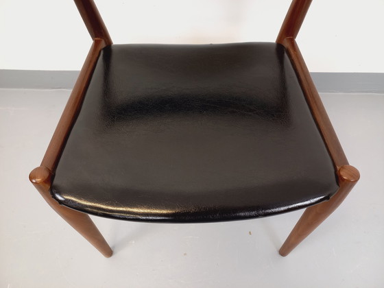 Image 1 of Vintage Scandinavian Teak and Skai Chair from the 50s and 60s
