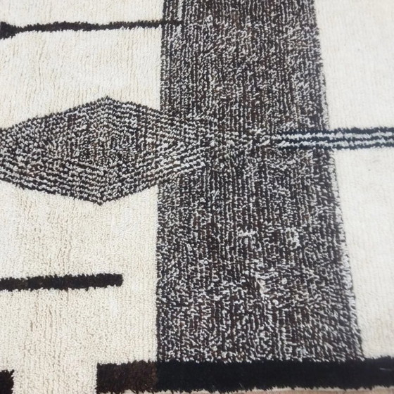 Image 1 of Black & Cream Azilal Rug – Geometric Patterns / Azilal Rug Black and Cream – Geometric Patterns (236×156 cm)