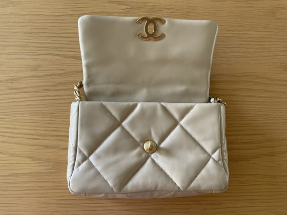 CHANEL 19, small beige – Borse a tracolla, Metallo (photo 12 of 13)
