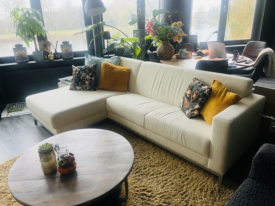 Image 1 of Hermoso sofá de tela color blanco roto (Montel)