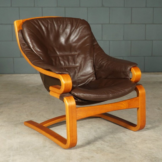 Danish Design “Apollo” Armchairs – Svend Skipper – 1970s – Plastic, Wood (photo 5 of 13)