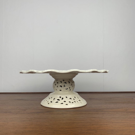 Image 1 of Support à gâteaux en céramique avec effet de dentelle, 1980/90