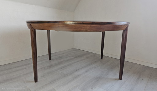Uitschuifbare eettafel in mid-century stijl