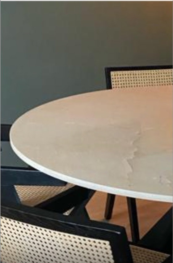 Image 1 of Ronde marmeren eettafel – Roman onderstel – 140 cm