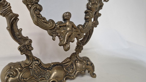 Image 1 of Antieke stijl tafelspiegel met engeltjes – rococo – messing / brons look