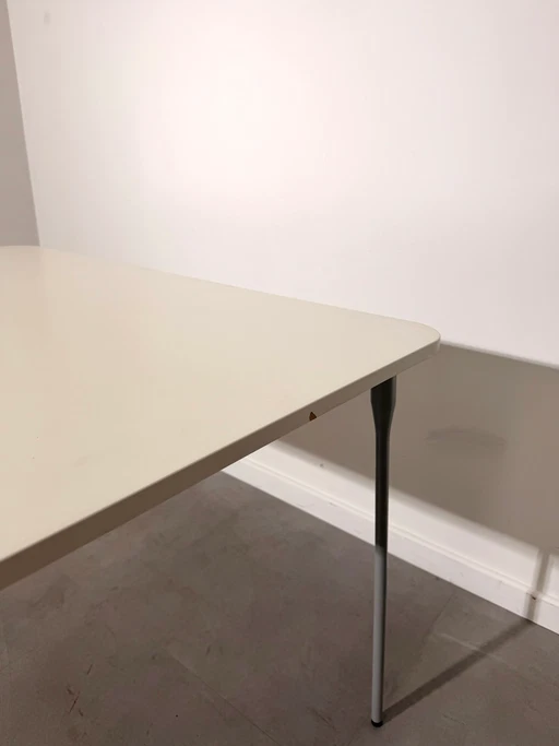 Magis Centomila Tavolo von James Irvine – Weißer Ess-/Schreibtisch
