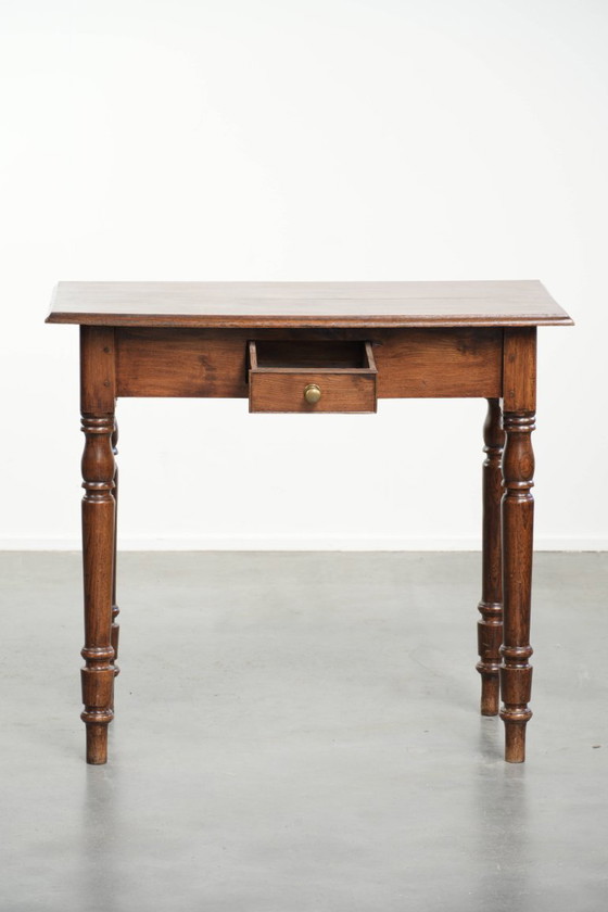 Image 1 of Antique English oak side table/hall/corridor table from the early 19th century with a beautiful appearance.