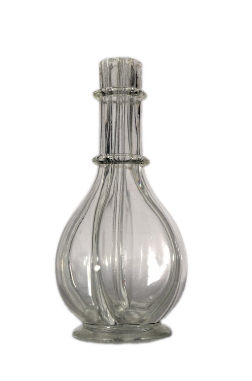 Antike Likörkaraffe, hergestellt in Frankreich, 4 Fächer, 12 x 28 cm – glazen karaffen, Glass