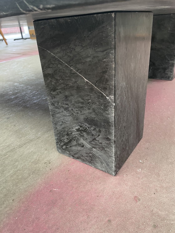 Image 1 of Zwart marmeren salontafel uit de jaren zeventig 