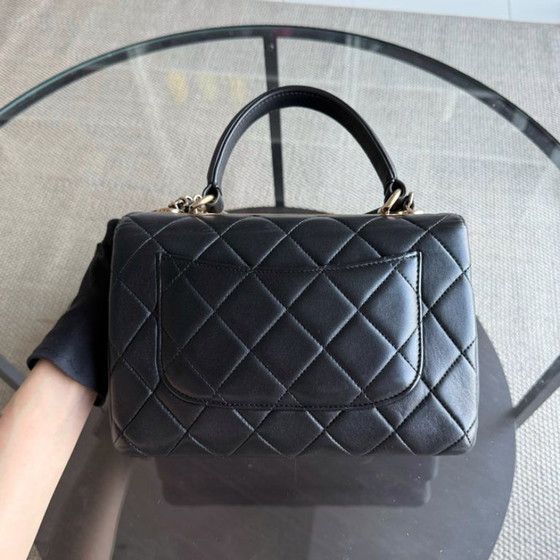 Image 1 of Chanel Trendy CC Petit - Cuir d'agneau matelassé noir et finitions dorées
