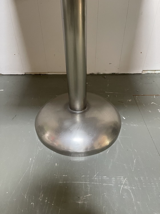 Table d'appoint en chêne à chevrons. – Tables d'appoint, Metal, Wood (photo 4 of 6)