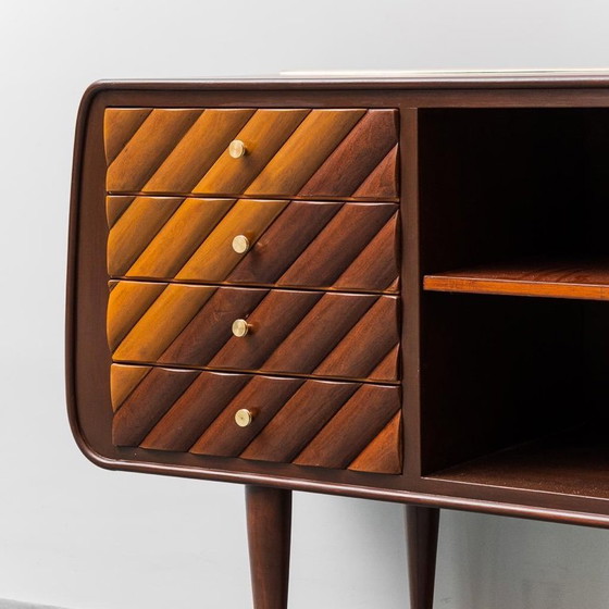 Image 1 of CREDENZA VINTAGE IN LEGNO CON DETTAGLI IN OTTONE DEGLI ANNI '60, ANTIQUARIATO MODERNO