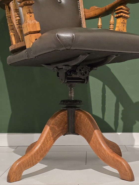 Image 1 of Sedia girevole da ufficio antica