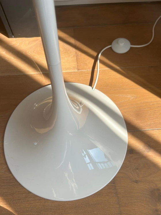 Image 1 of Louis Poulsen Panthella vloerlamp