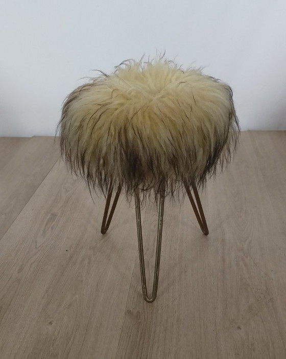 Felltex Fifties Hairy Stool – Metal, Wool (photo 4 of 7)