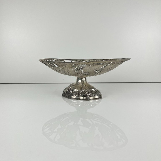 Openwork metal bowl with vine leaf and grape motif, 20th century. – Decorative Objects, Vintage (photo 2 of 11)