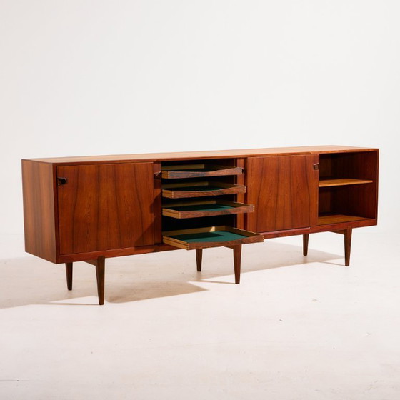Image 1 of MK10673 Restored rosewood sideboard by Henry Rosengren Hansen for Brande Møbelindustri