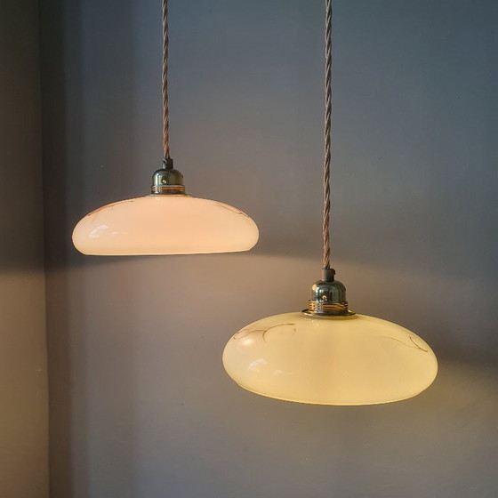 Set di 2 Lampade a Sospensione Vintage in Opalina Marmorizzata – Metal (photo 8 of 22)