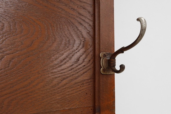 Image 1 of Art Deco Eiche geschnitzt Wandgarderobe mit Spiegel, Frankreich 1920er Jahre