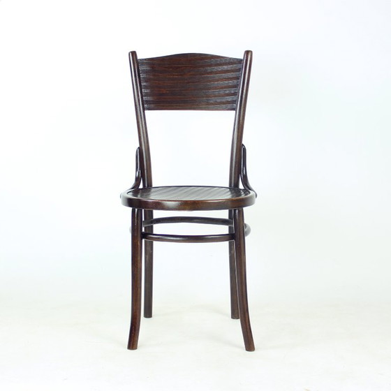 Bentwood Chair by Thonet, Czechoslovakia 1940s – Dining chairs, Klassiek (photo 3 of 15)