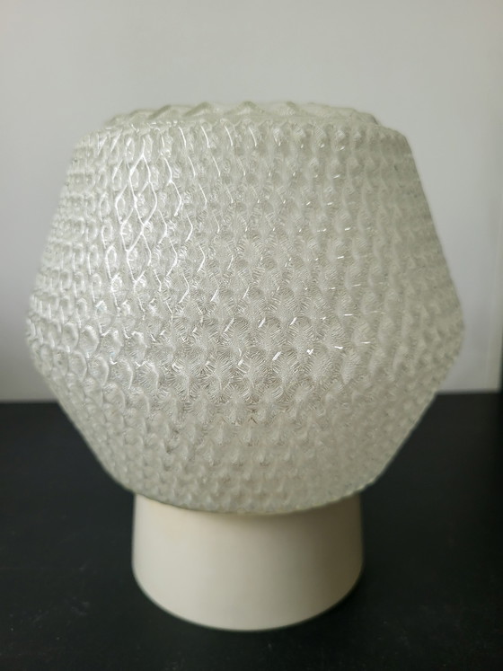 Image 1 of Mid-Century plafonniere met prachtig patroon in het glas jaren '50/'60.