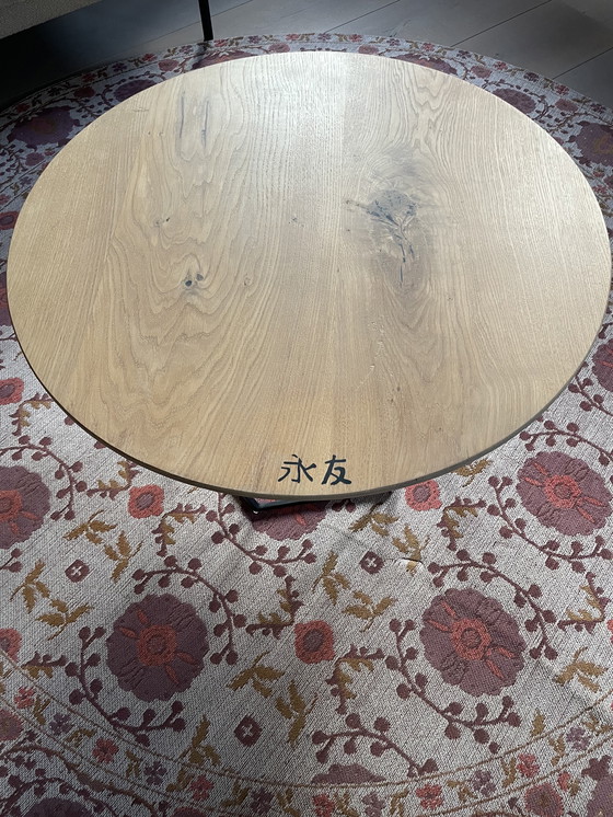 Image 1 of Eikenhouten bijzet tafels 2 stuks