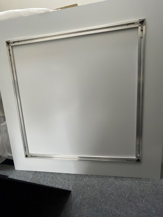 Image 1 of Fleur dorée sur fond noir, impression d'art sur aluminium