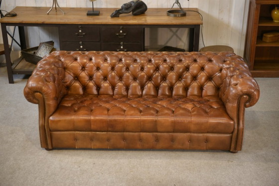 Image 1 of Chesterfield-Sofa aus hellbraunem, gestepptem Leder
