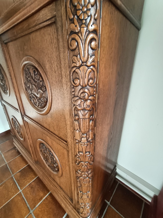 Image 1 of Meuble Art Déco en chêne avec de magnifiques panneaux à motifs