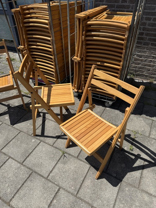 Partij van 53x vintage hardhouten klapstoel ‘80