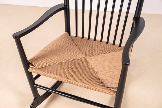 Image 1 of Sedia a dondolo nera Hans J. Wegner J16, 1969 FDB