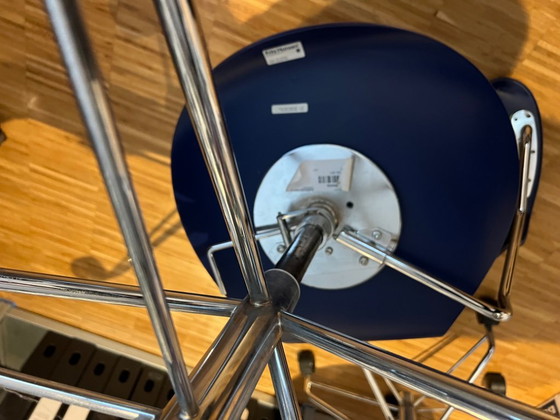 Image 1 of Zwei Bürostühle Modell 3217 von Arne Jacobsen für Fritz Hansen