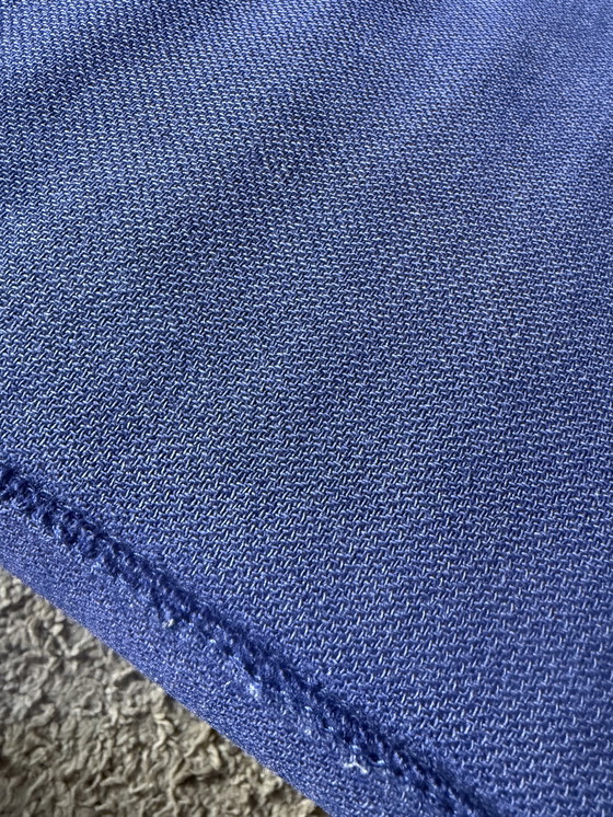 Image 1 of Divano a 3 posti Design on Stock Hopper, colore viola.