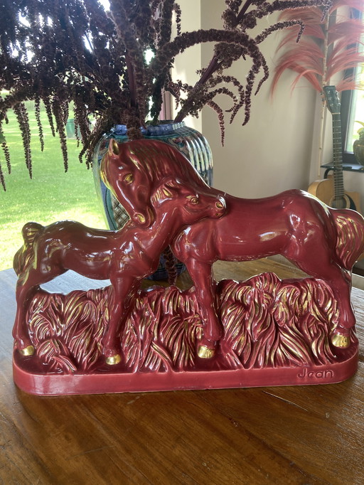 Cavalla JEAN in ceramica Art Déco francese degli anni '30 con puledro
