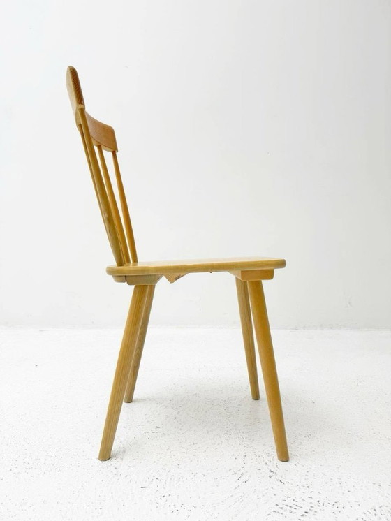 Image 1 of Set di 4 sedie a fuso dal design intramontabile di Victoria Furniture.