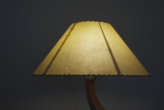 Image 1 of Lampada da tavolo Bonsai Josep Llusca Blauet anni '90, stile spagnolo Mid-Century, in legno di cedro, paralume in pergamena.