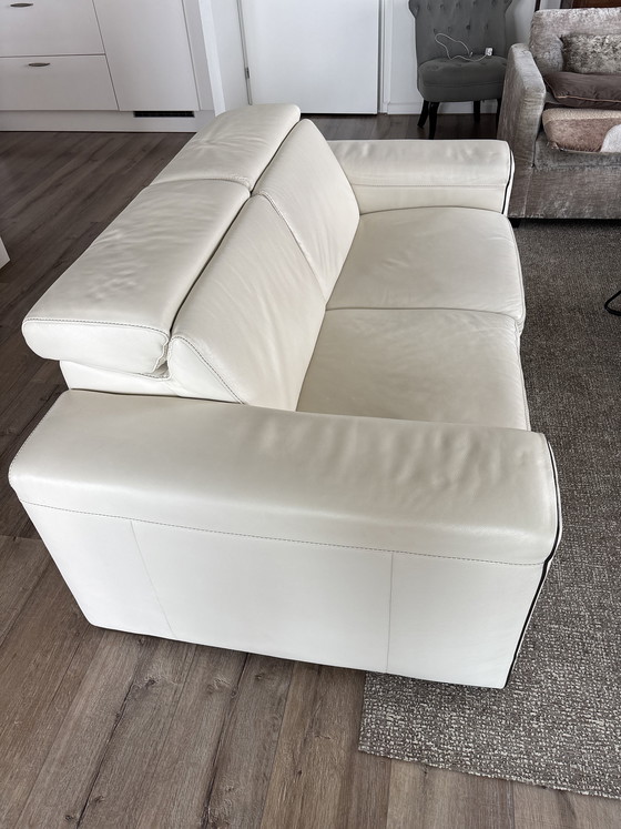 Image 1 of Natizzu bank is in goede staat ik verkoop hem van wegen nieuwe aankoop de afmetingen zijn 185x100x42 crème met donkere biezen 